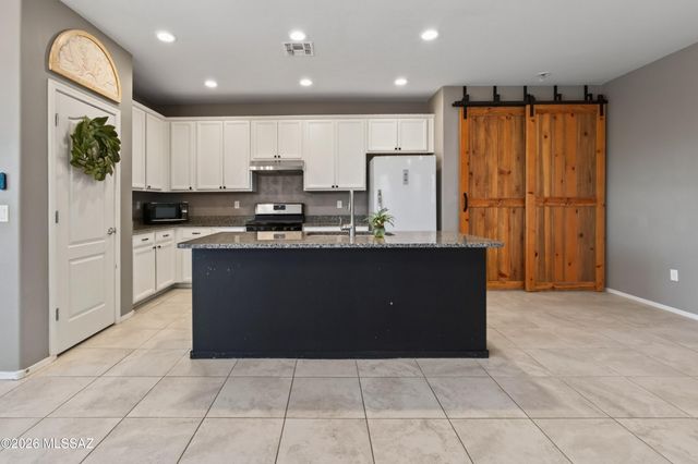 17154 S Emerald Vista Drive, Vail, AZ 85641