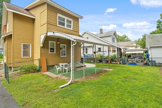47 Preston St, Springfield, MA 01109