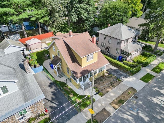 47 Preston St, Springfield, MA 01109