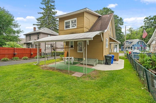 47 Preston St, Springfield, MA 01109