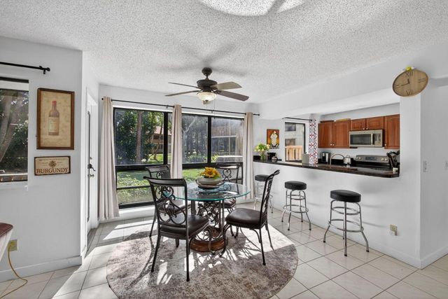 101 Brackenwood Road, Palm Beach Gardens, FL 33418