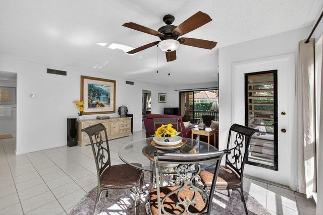 101 Brackenwood Road, Palm Beach Gardens, FL 33418