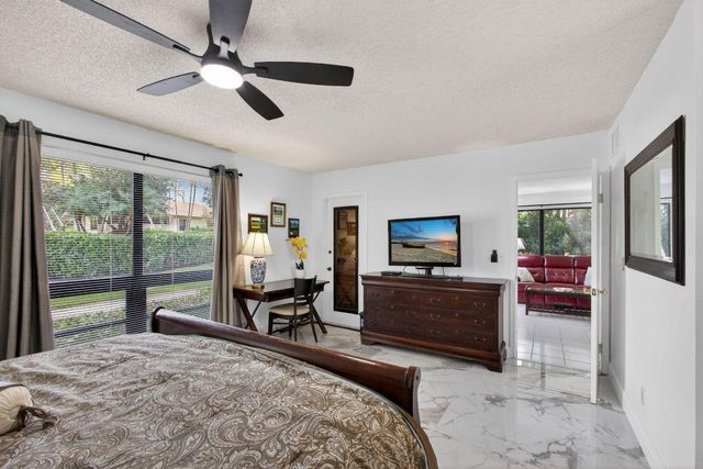 101 Brackenwood Road, Palm Beach Gardens, FL 33418