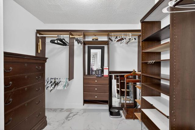 101 Brackenwood Road, Palm Beach Gardens, FL 33418