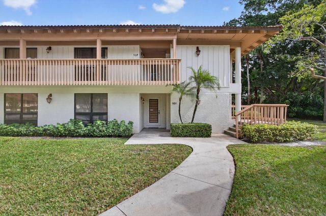 101 Brackenwood Road, Palm Beach Gardens, FL 33418