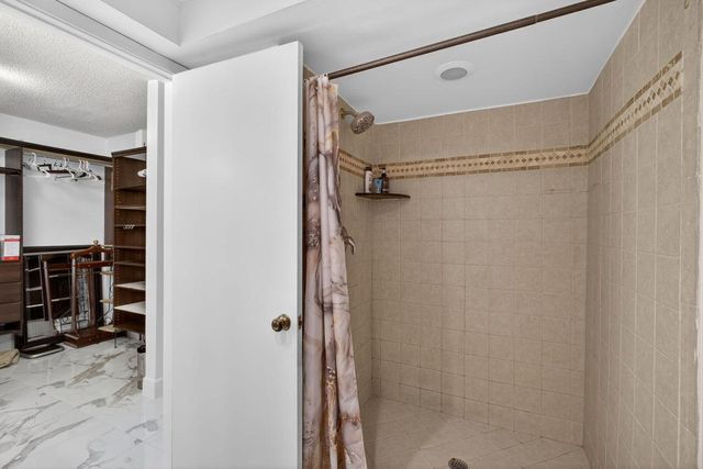 101 Brackenwood Road, Palm Beach Gardens, FL 33418