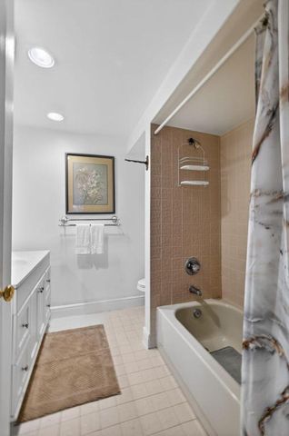 101 Brackenwood Road, Palm Beach Gardens, FL 33418