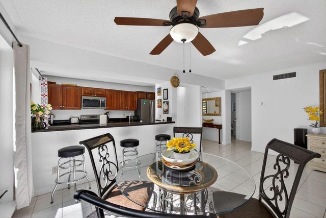 101 Brackenwood Road, Palm Beach Gardens, FL 33418