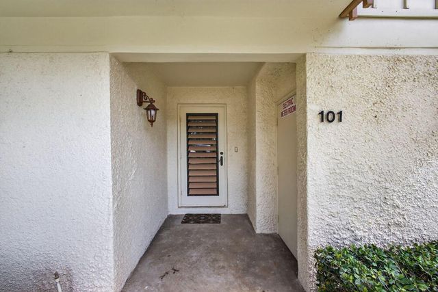 101 Brackenwood Road, Palm Beach Gardens, FL 33418