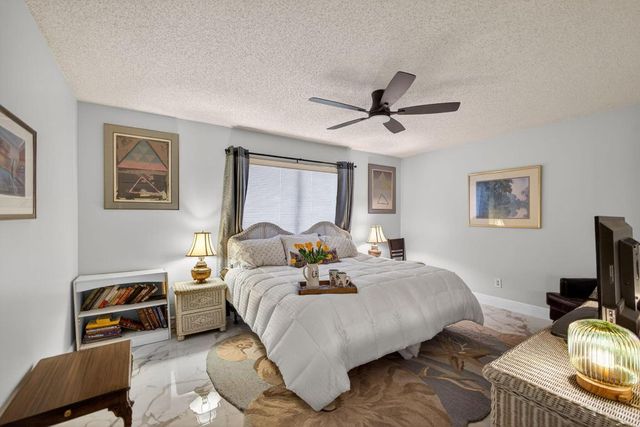 101 Brackenwood Road, Palm Beach Gardens, FL 33418