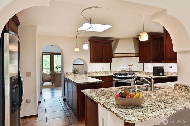 961 Sandy Point Road, Langley, WA 98260