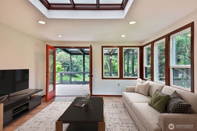 961 Sandy Point Road, Langley, WA 98260
