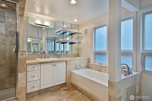961 Sandy Point Road, Langley, WA 98260