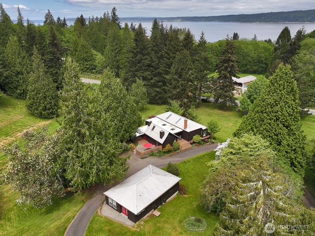 961 Sandy Point Road, Langley, WA 98260