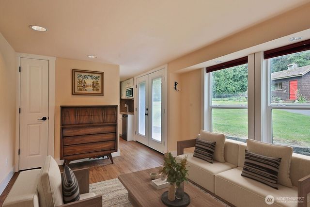 961 Sandy Point Road, Langley, WA 98260