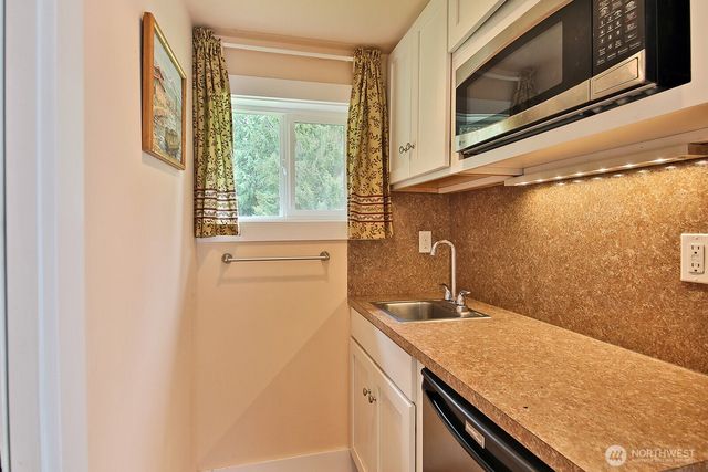 961 Sandy Point Road, Langley, WA 98260