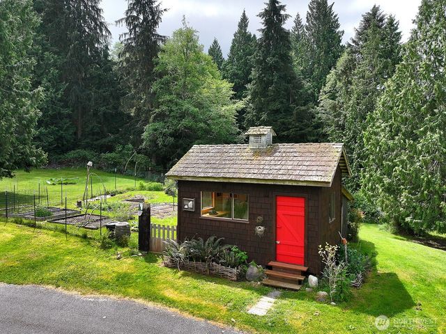 961 Sandy Point Road, Langley, WA 98260