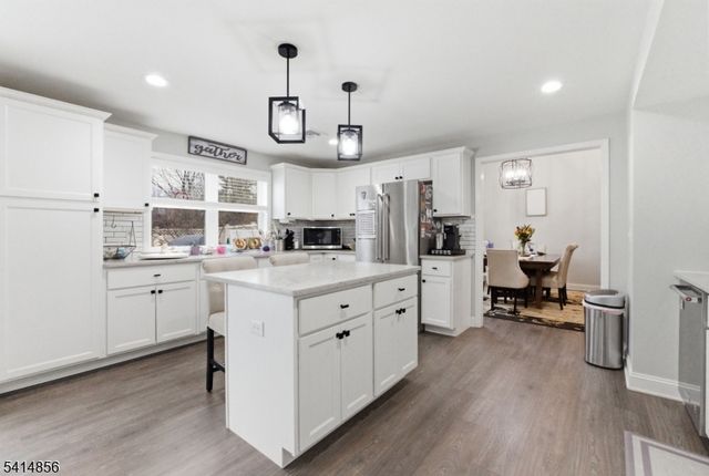 61 Queen Anne Dr, Bernards Twp., NJ 07920