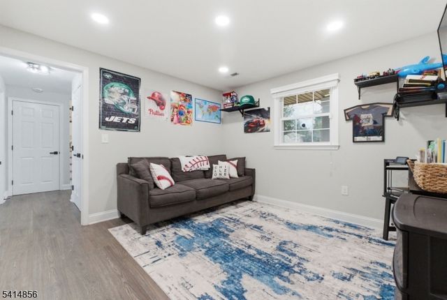 61 Queen Anne Dr, Bernards Twp., NJ 07920