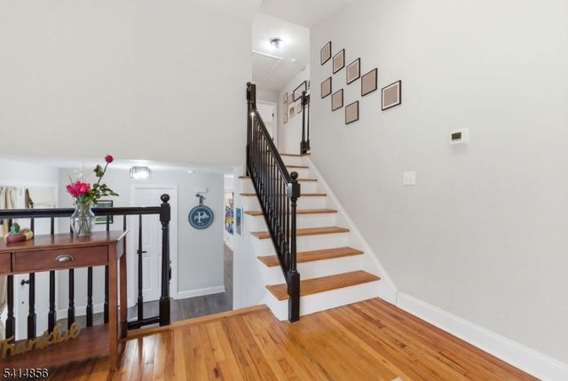 61 Queen Anne Dr, Bernards Twp., NJ 07920