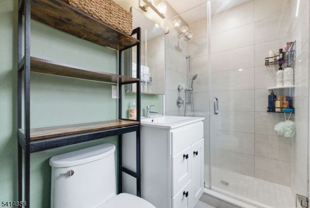 61 Queen Anne Dr, Bernards Twp., NJ 07920