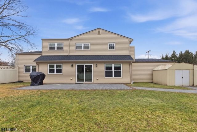 61 Queen Anne Dr, Bernards Twp., NJ 07920