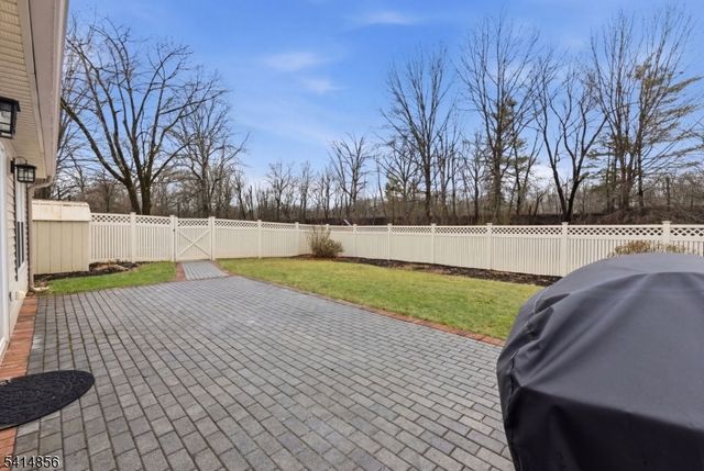 61 Queen Anne Dr, Bernards Twp., NJ 07920