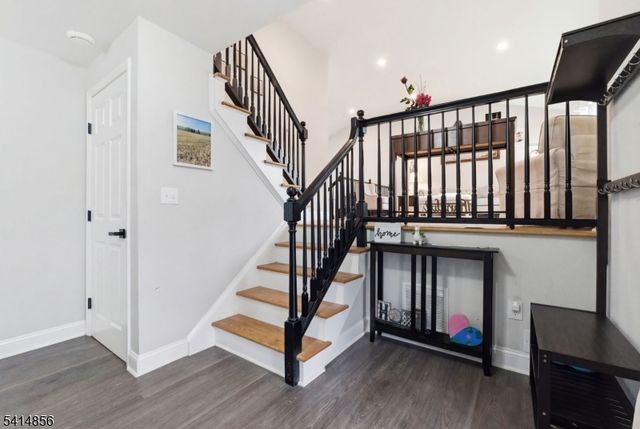 61 Queen Anne Dr, Bernards Twp., NJ 07920