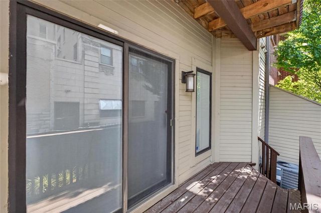 4465 W Pine Boulevard 15, St Louis, MO 63108