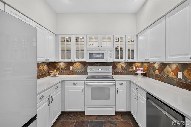 4465 W Pine Boulevard 15, St Louis, MO 63108