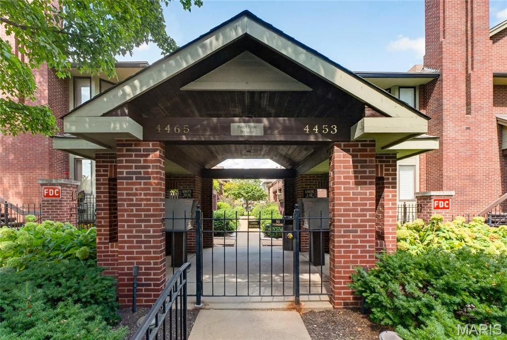 4465 W Pine Boulevard 15, St Louis, MO 63108