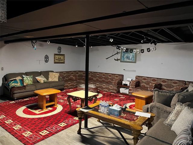 33558 Ashton Dr, Sterling Heights, MI 48312