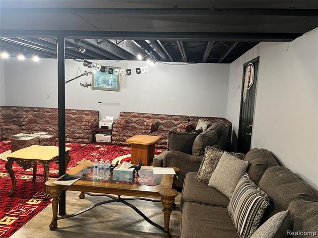 33558 Ashton Dr, Sterling Heights, MI 48312