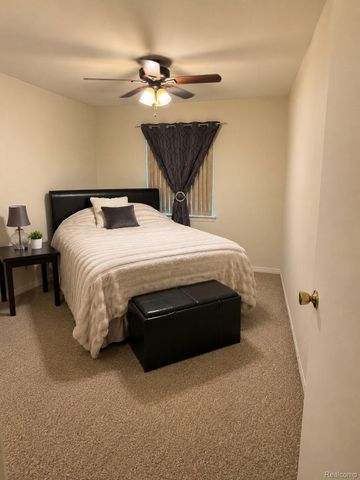 25215 Greenbrooke Drive, Southfield, MI 48033