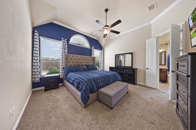 9902 Clubhouse Circle, Rowlett, TX 75089