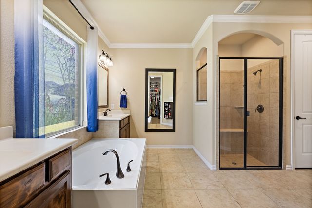9902 Clubhouse Circle, Rowlett, TX 75089