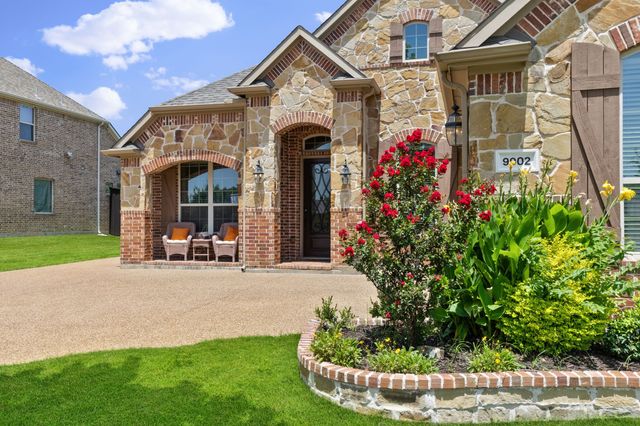 9902 Clubhouse Circle, Rowlett, TX 75089