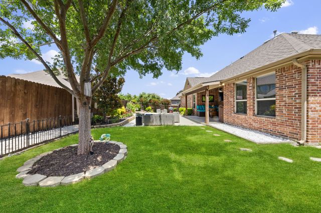 9902 Clubhouse Circle, Rowlett, TX 75089