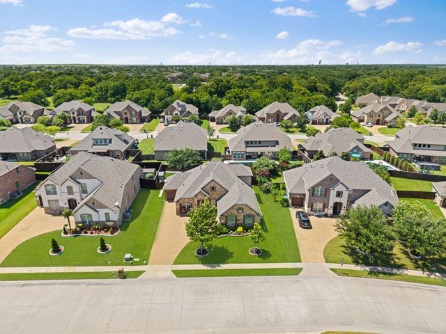 9902 Clubhouse Circle, Rowlett, TX 75089