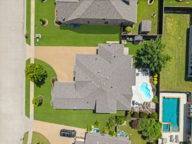 9902 Clubhouse Circle, Rowlett, TX 75089