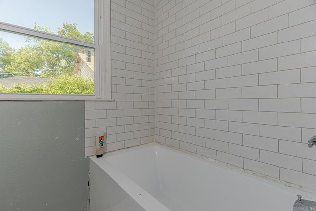 1322 W Huntington Ave, Jonesboro, AR 72401