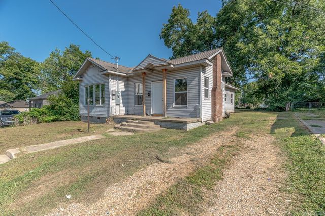 1322 W Huntington Ave, Jonesboro, AR 72401