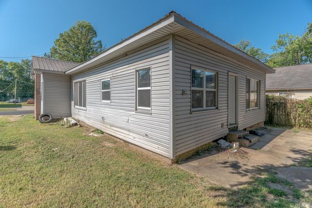 1322 W Huntington Ave, Jonesboro, AR 72401