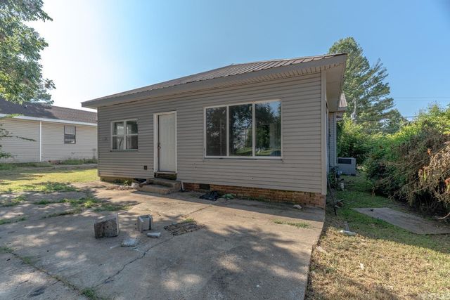 1322 W Huntington Ave, Jonesboro, AR 72401