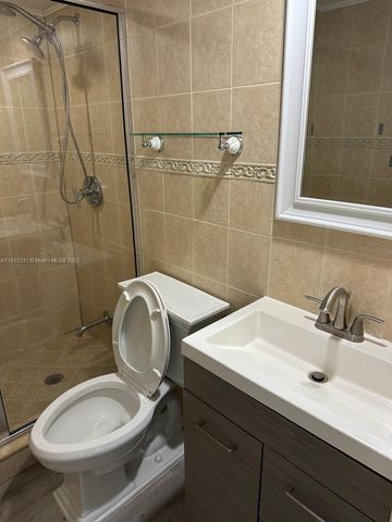 661 N University Dr 1-201, Pembroke Pines, FL 33024