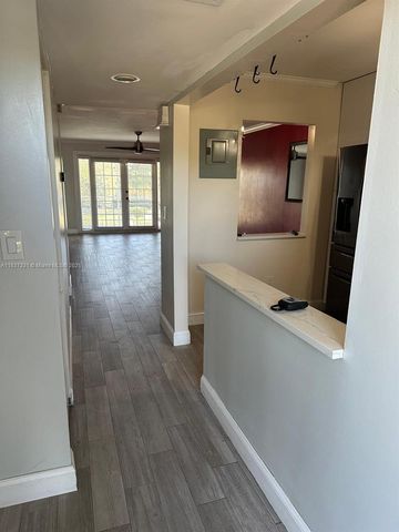 661 N University Dr 1-201, Pembroke Pines, FL 33024