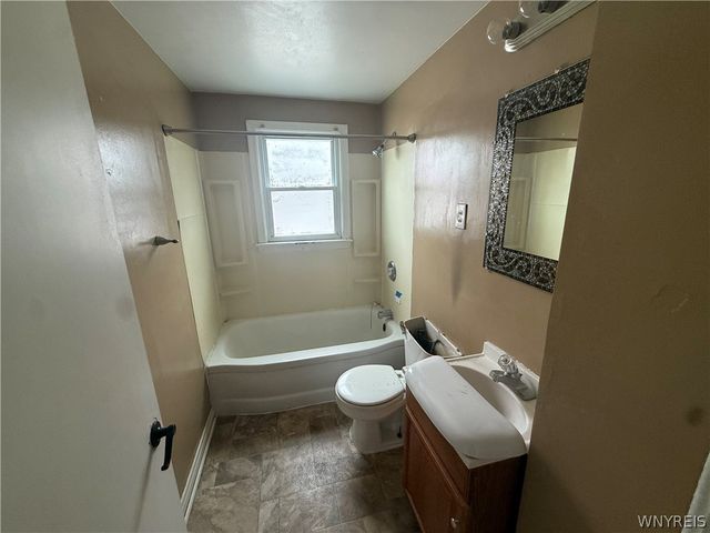 1288 Sisson Drive, North Tonawanda, NY 14120