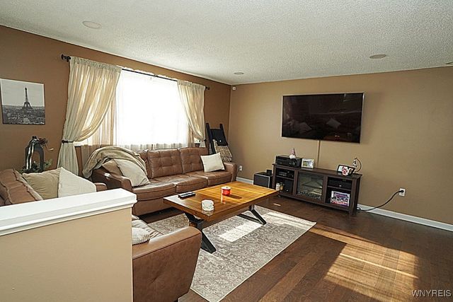 514 Wurlitzer Drive, North Tonawanda, NY 14120