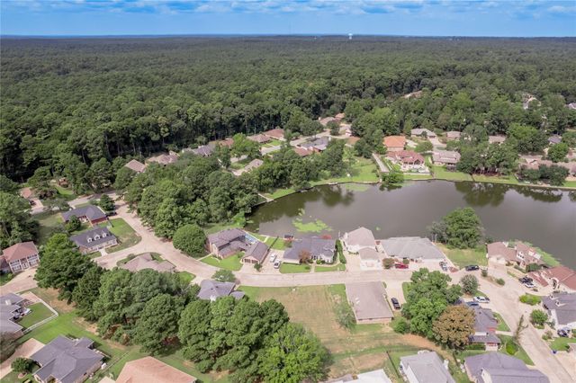1410 W Lake Shores, Huntsville, TX 77340