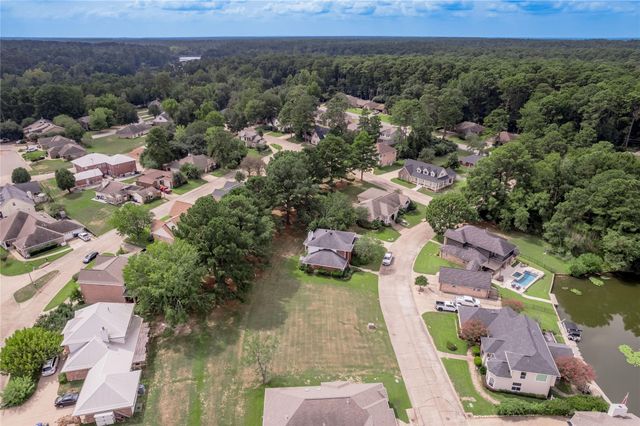 1410 W Lake Shores, Huntsville, TX 77340